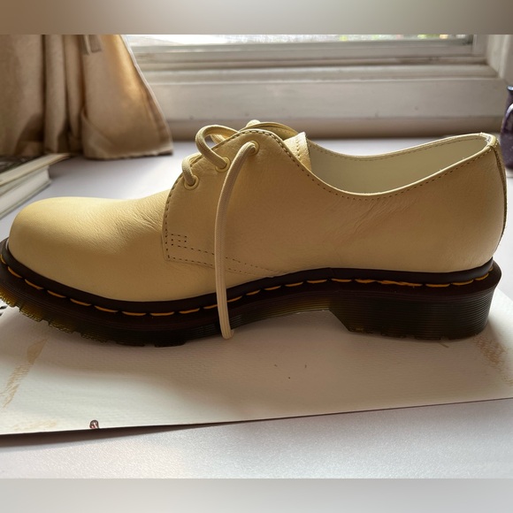 Dr. Martens 1461 Virginia Soft Leather Shoes Women's Size 9 Pastel Yellow - Picture 14 of 14